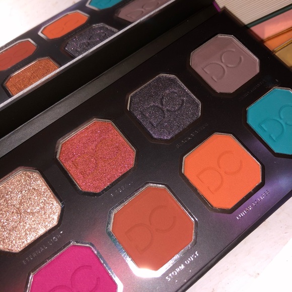 Eyeshadow - Picture 2 of 2